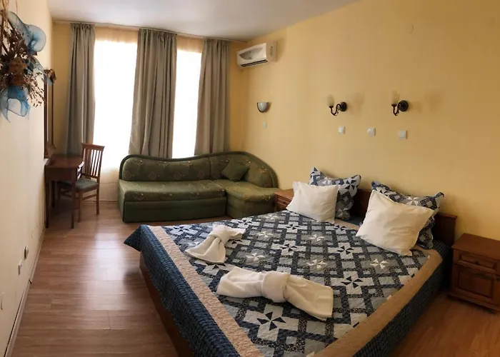 Family Littoral Hotel 2*