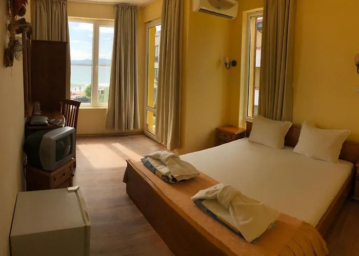 Family Littoral מלון