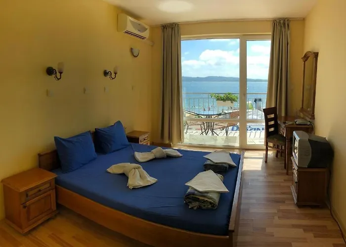 Family Littoral Hotel 2*